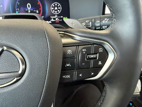 Used 2025 Lexus GX 550 w/ Accessory Package (32) AWD/4WD image 40