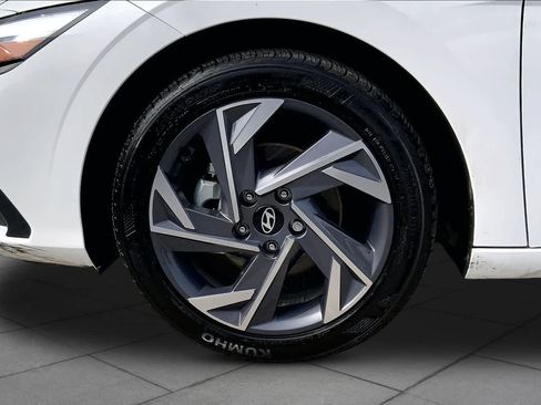 Used 2025 Hyundai Elantra Sport FWD image 10