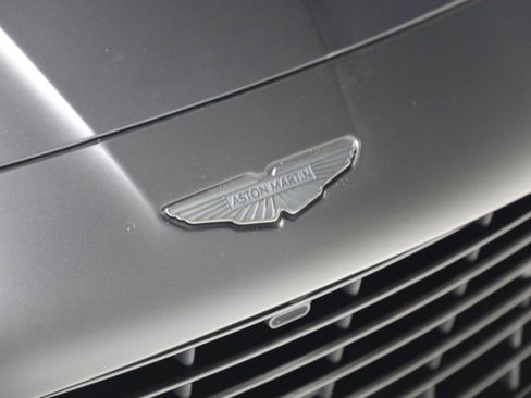 Used 2025 Aston Martin Vanquish image 21