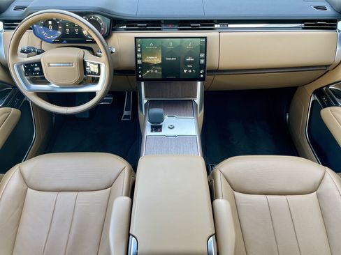 Used 2026 Land Rover Range Rover SE AWD/4WD image 16