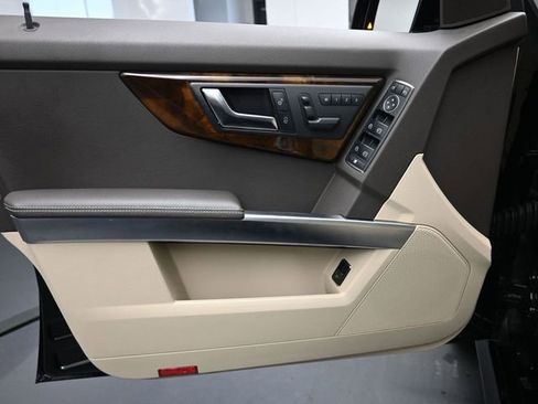 Used 2015 Mercedes-Benz GLK 350 2WD image 19