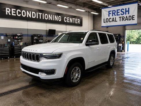 Used 2024 Jeep Wagoneer 2WD image 1