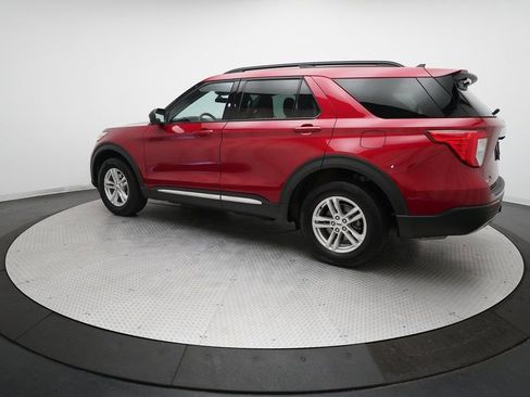 Used 2023 Ford Explorer XLT w/ Equipment Group 202A image 12