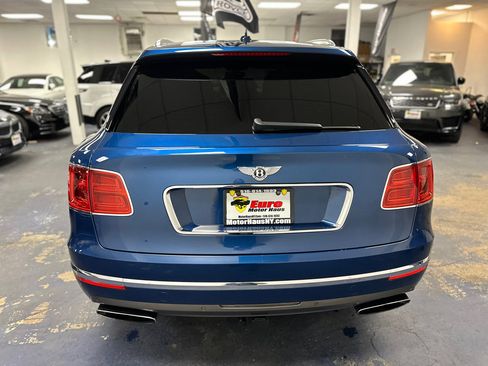 Used 2018 Bentley Bentayga image 7