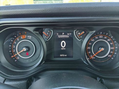 Certified 2025 Jeep Wrangler Sport image 22