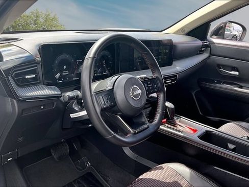 Certified 2025 Nissan Kicks SR AWD/4WD image 16