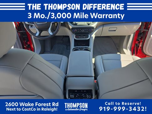 Used 2022 GMC Acadia SLT w/ Technology Package AWD/4WD image 9