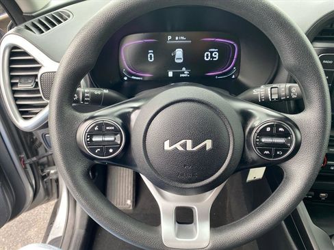 Certified 2023 Kia Soul LX w/ LX Technology Package FWD image 11