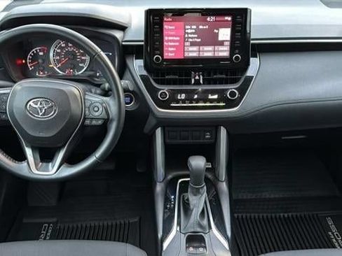 Used 2022 Toyota Corolla Cross LE AWD/4WD image 23