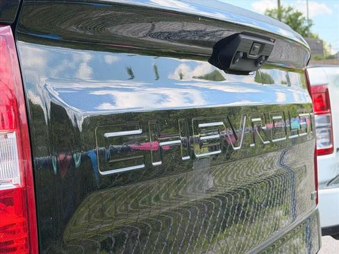 Used 2022 Chevrolet Silverado 1500 LT AWD/4WD image 12