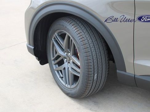 New 2026 Ford Explorer ST w/ Sun And Sound Package image 5