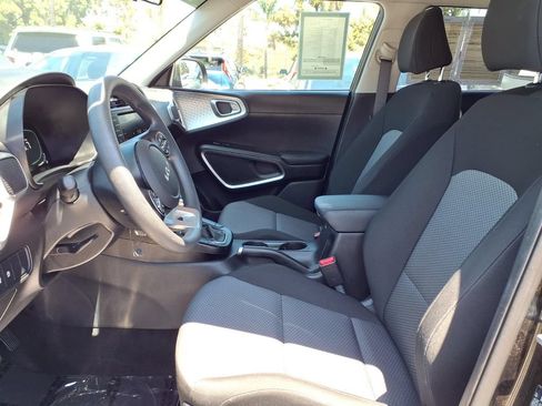 Certified 2023 Kia Soul LX w/ Option Group 015 FWD image 6