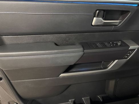 Used 2023 Toyota Sequoia Platinum image 27