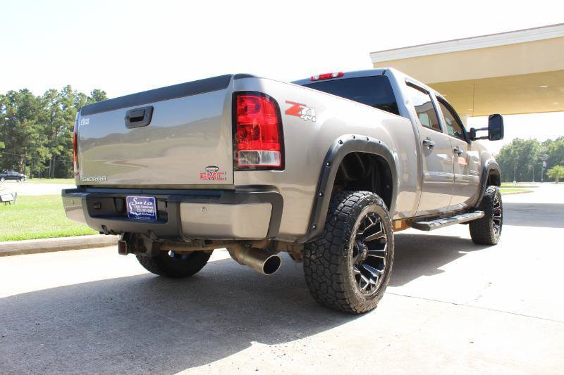 Used 2013 GMC Sierra 2500 Denali w/ Suspension Package, Off-Road AWD/4WD image 17