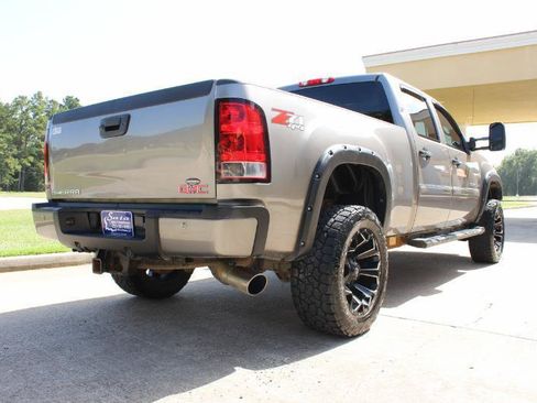 Used 2013 GMC Sierra 2500 Denali w/ Suspension Package, Off-Road AWD/4WD image 17
