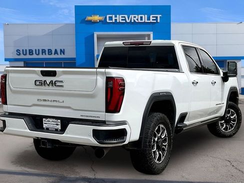 Used 2024 GMC Sierra 2500 Denali Ultimate AWD/4WD image 2