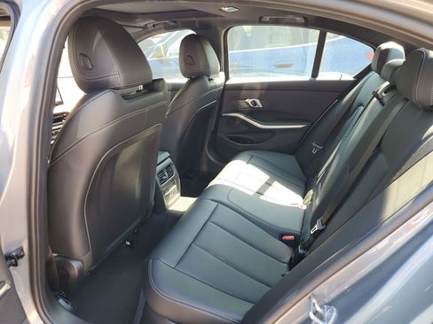 Used 2025 BMW 330i Sedan image 3