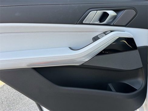 Used 2024 BMW X7 xDrive40i w/ Executive Package image 20