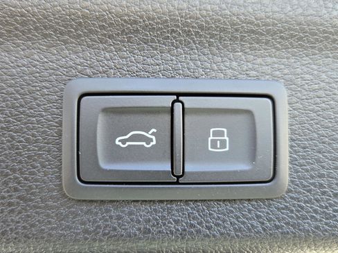 Used 2025 Audi Q3 2.0T Premium Plus w/ Premium Plus Package image 18