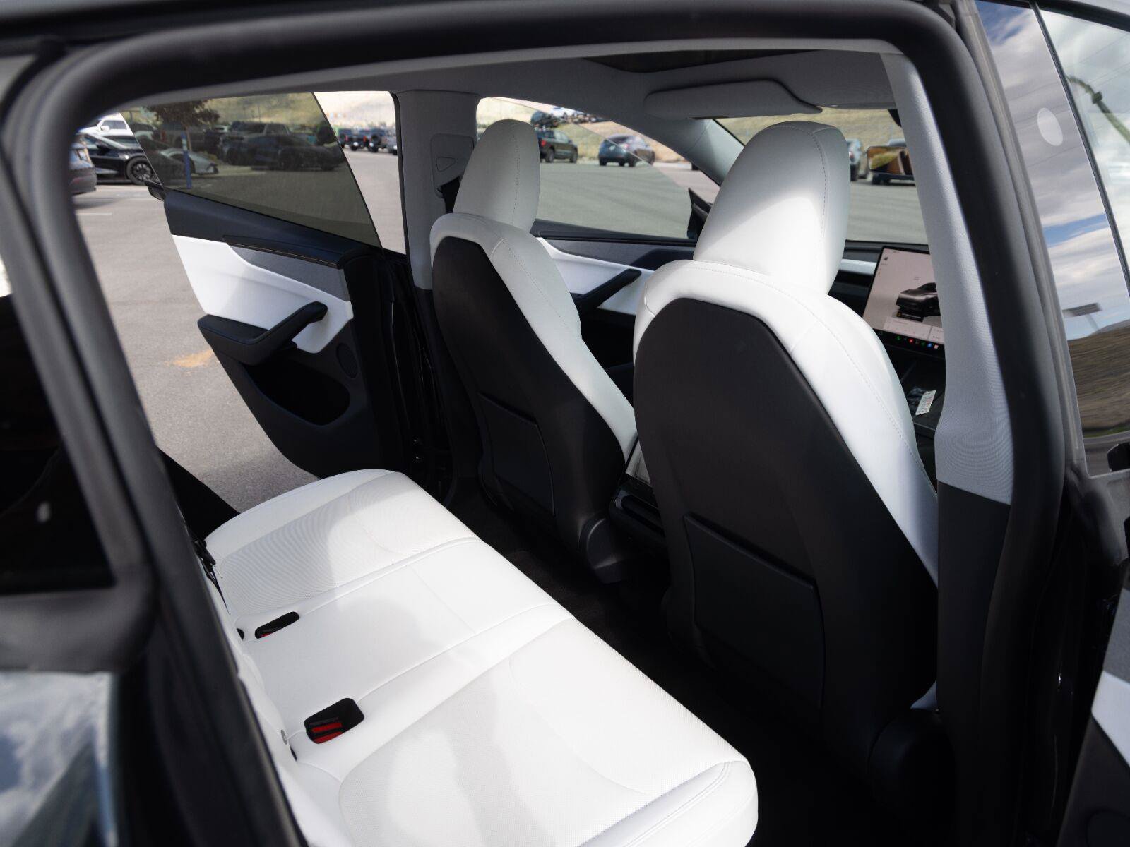Used 2026 Tesla Model Y AWD image 18