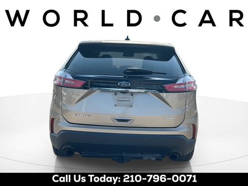 Used 2020 Ford Edge SE FWD image 4