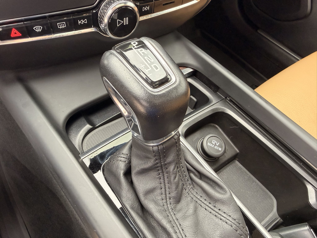 Used 2020 Volvo V60 T5 Momentum FWD image 20