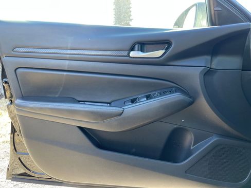 Used 2025 Nissan Altima 2.5 SV image 18