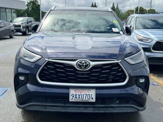 Used 2022 Toyota Highlander XLE video 2