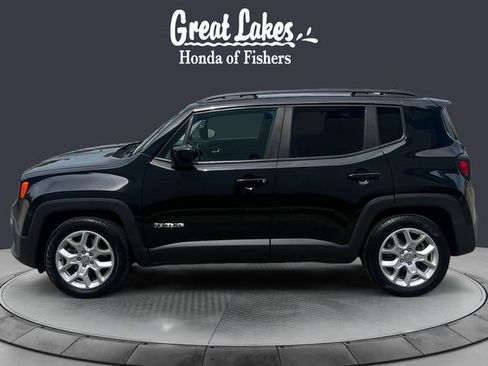 Used 2017 Jeep Renegade Latitude w/ Cold Weather Group FWD image 2