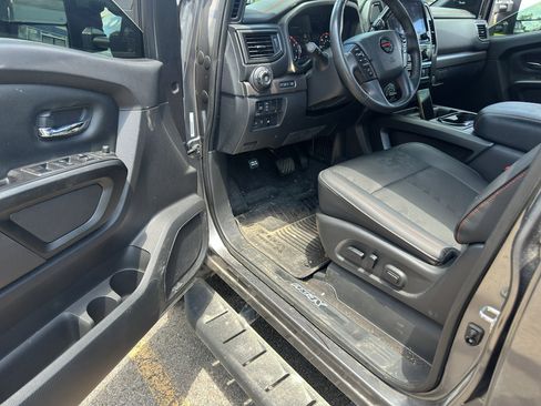 Used 2022 Nissan Titan PRO-4X AWD/4WD image 15