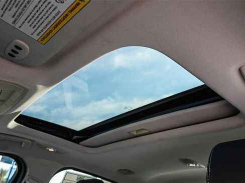 Used 2012 Ford Focus Titanium image 31