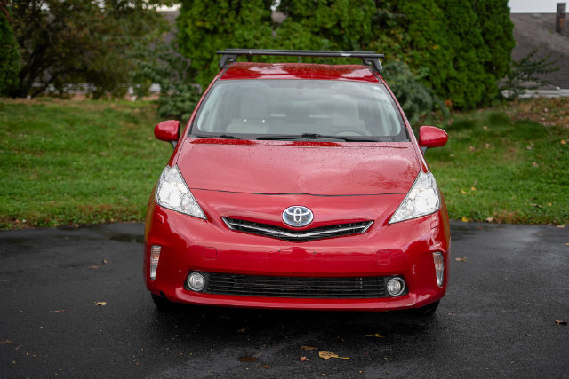 Used 2014 Toyota Prius V Five FWD image 2