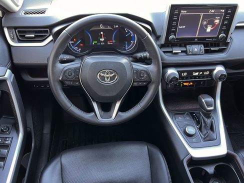 Used 2020 Toyota RAV4 Limited image 14