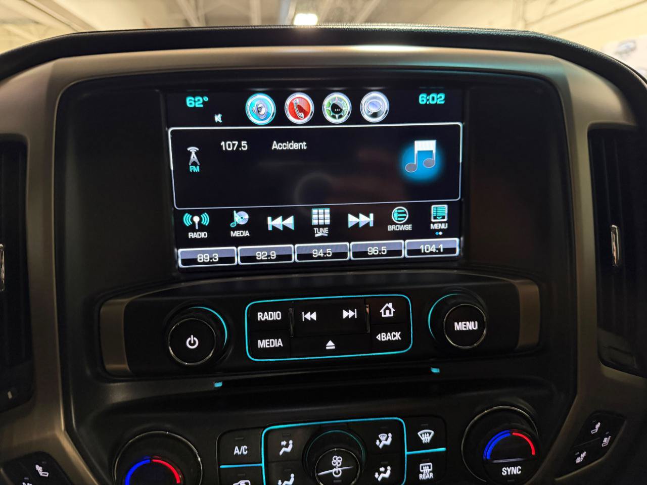 Used 2018 GMC Sierra 2500 Denali w/ Suspension Package, Off-Road AWD/4WD image 35