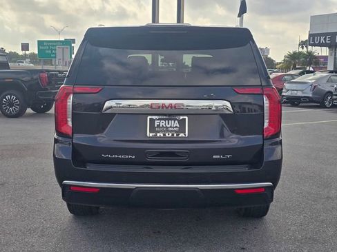 Used 2023 GMC Yukon XL SLT w/ SLT Premium Package image 6