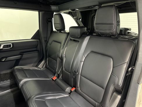 Used 2025 Ford Bronco Outer Banks AWD/4WD image 29
