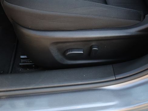 Used 2025 Nissan Altima 2.5 SV FWD image 39
