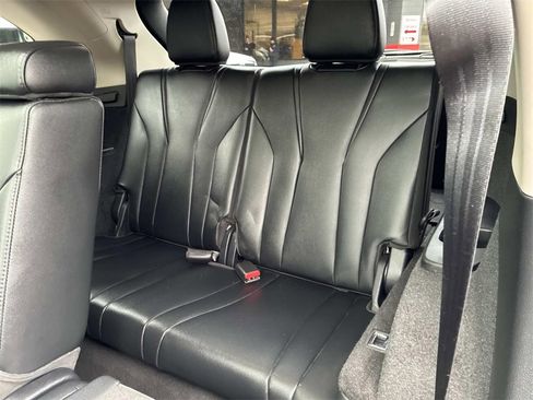 Used 2023 Acura MDX SH-AWD image 19