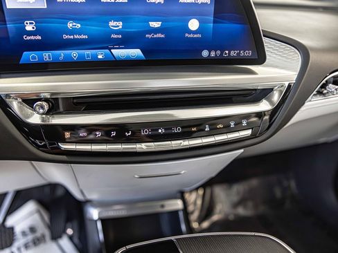 Used 2024 Cadillac Lyriq Sport image 30