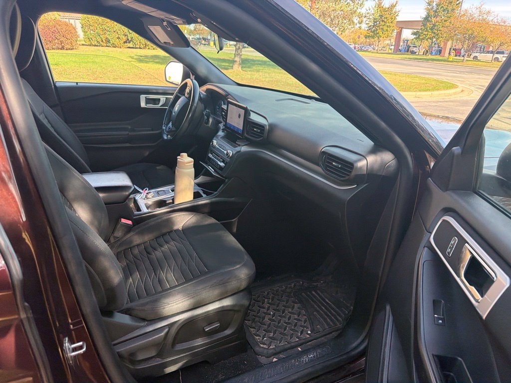 Used 2020 Ford Explorer XLT AWD/4WD image 7