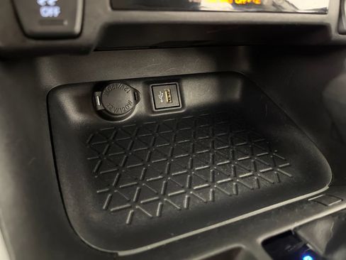 Certified 2025 Toyota RAV4 XLE FWD image 30