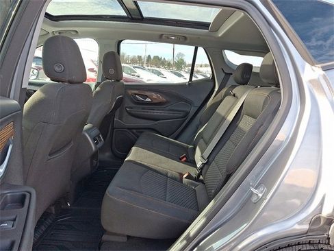 Used 2020 GMC Terrain SLE w/ Driver Convenience Package image 10