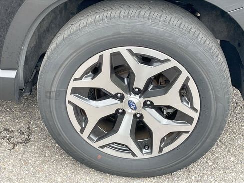 Used 2023 Subaru Forester Premium AWD/4WD image 11