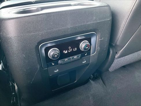 Used 2021 Chevrolet Tahoe Premier w/ Premium Package AWD/4WD image 12