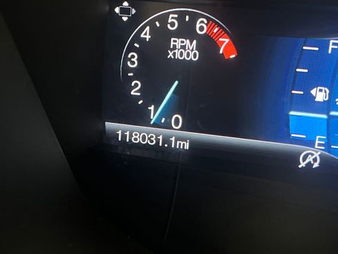 Used 2017 Ford Fusion SE w/ Fusion SE Technology Package image 19