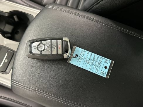 Used 2024 Ford Edge SEL w/ Convenience Package AWD/4WD image 12