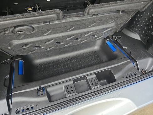 Used 2015 Jeep Wrangler Unlimited Sahara w/ Connectivity Group image 90