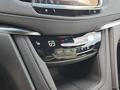 New 2025 Cadillac XT5 Sportv w/ Technology Package AWD/4WD image 17