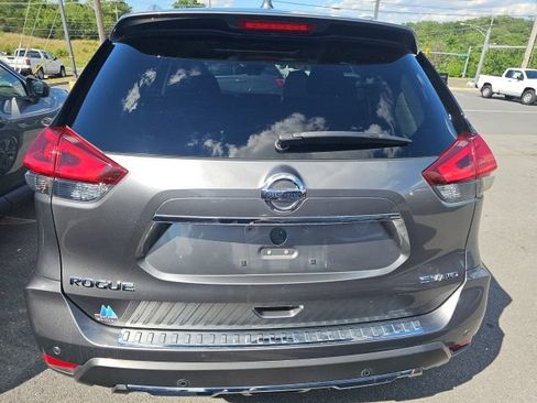 Certified 2020 Nissan Rogue SV w/ Sun & Sound Touring Package AWD/4WD image 5