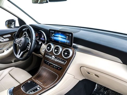 Certified 2022 Mercedes-Benz GLC 300 image 17